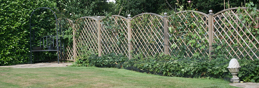 All Patio Design Landscaper Chobham Woking Surrey / Fencing & Pergolas