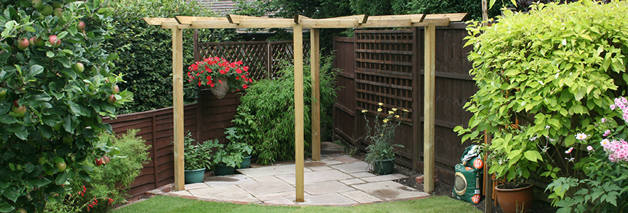 All Patio Design Landscaper Chobham Woking Surrey / Fencing & Pergolas